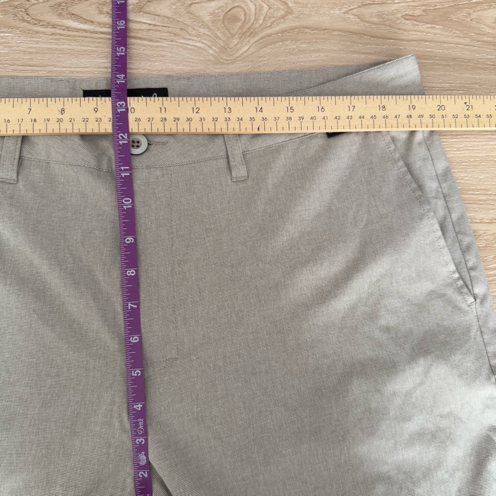 Travis Mathew Waist 38” Beck 10” Inseam Golf Shorts Khaki Outdoor Minimal - Picture 5 of 6